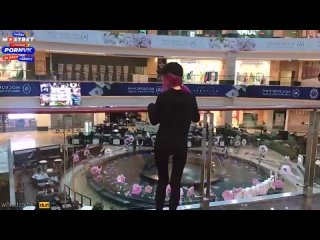 hot girl gives deep blowjob in a shopping center and cums in her mouth russian homemade porn